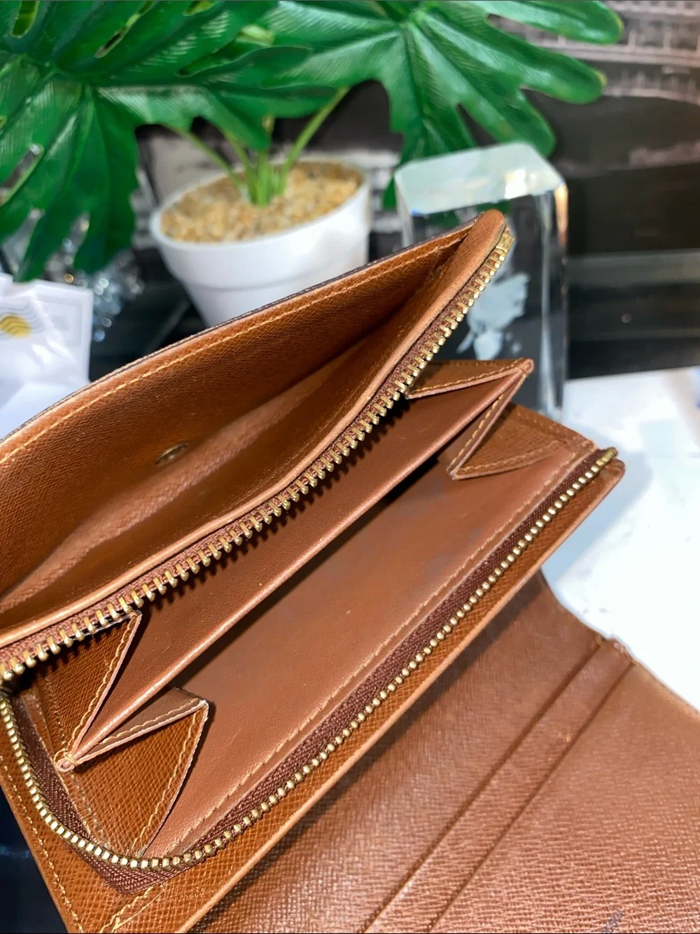 Authentic Louis Vuitton Brown Monogram Bifold Zippy Wallet On Chain